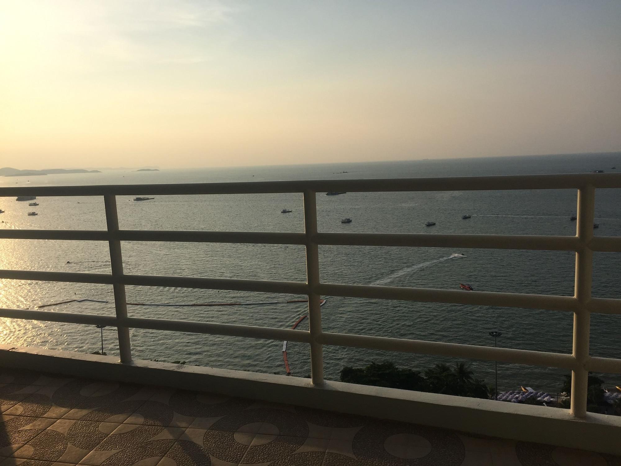 View Talay 6 Condominium By Honey 芭達亞 外观 照片